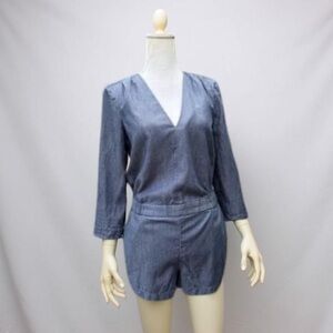 BCBGMaxAzria Chambray V Neck‎ Short Romper Size Small